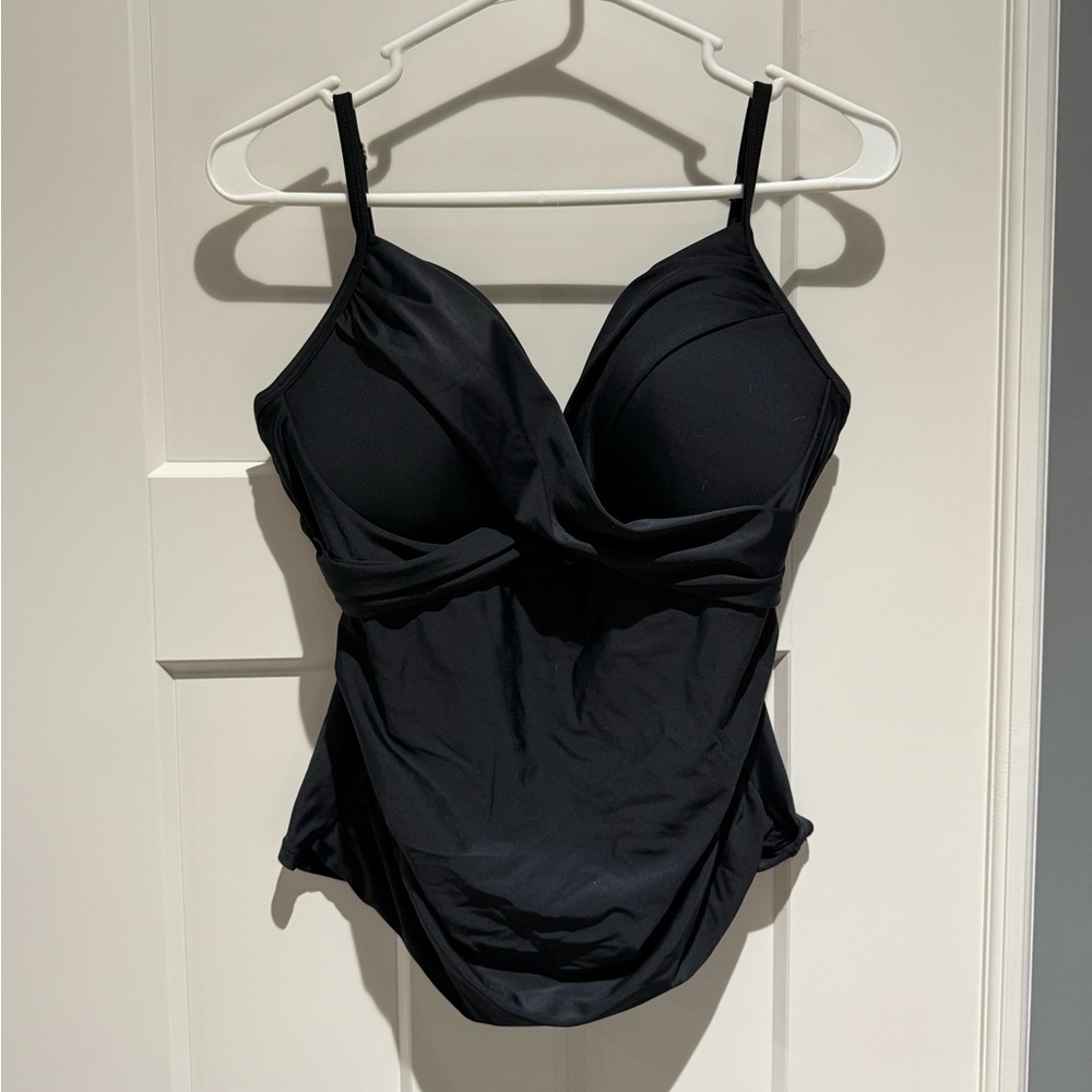 NEW Women’s black Tankini swimsuit top size large / 12